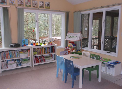 Montessori Homeschool Classroom (Photo by Natural Beach Living)